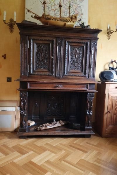 Antieke meubels in renaissancestijl, Ophalen