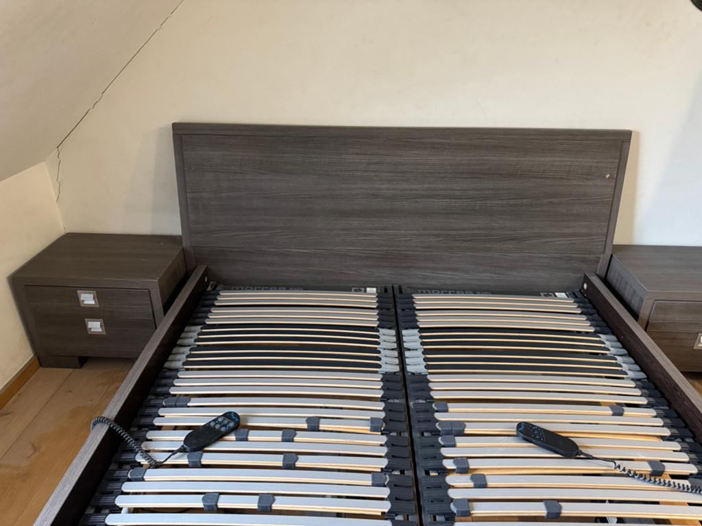 Tweepersoonsbed met twee nachtkastjes, Huis en Inrichting, Slaapkamer | Bedden, Ophalen, Gebruikt, Tweepersoons