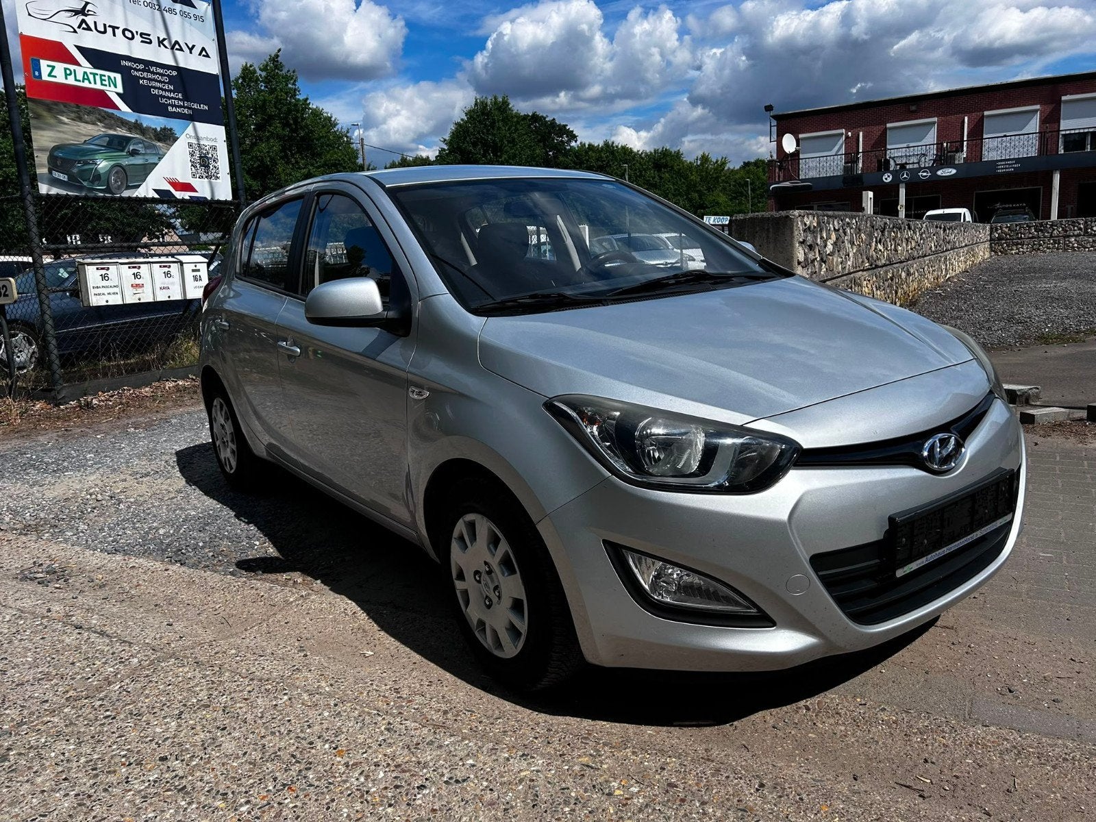 Hyundai i20 1.2 benzin km 168.000 bj 2012, Auto's, Voorwielaandrijving, Stof, Zwart, 4 cilinders
