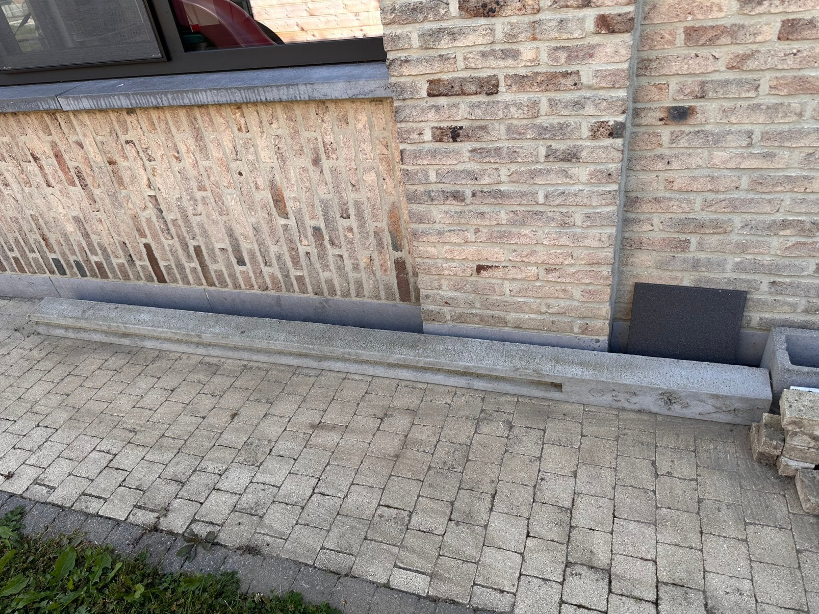 Nieuwe betonpaal 2m70 met gleuf voor omheining, Tuin en Terras, Ophalen, Nieuw