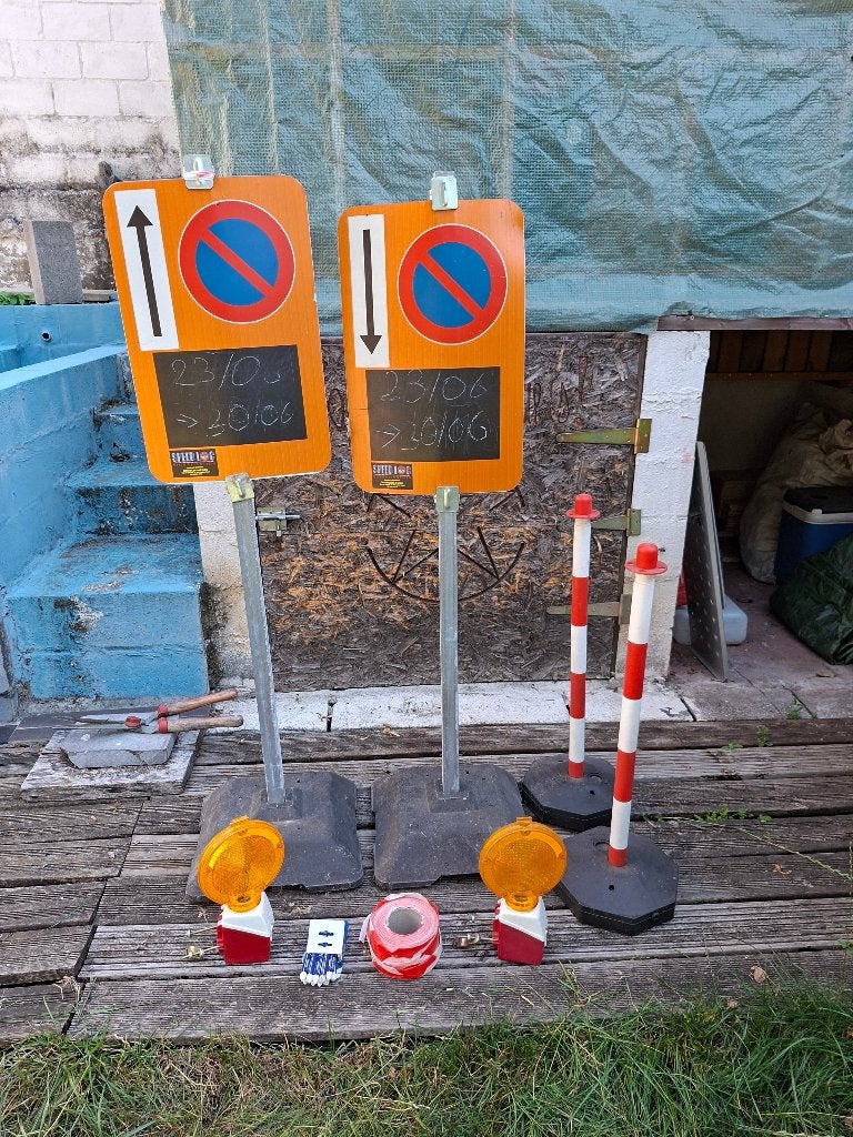 Kit complet 2 panneaux d'interdiction de stationner E3, Bricolage & Construction, Bricolage & Rénovation Autre, Enlèvement, Utilisé