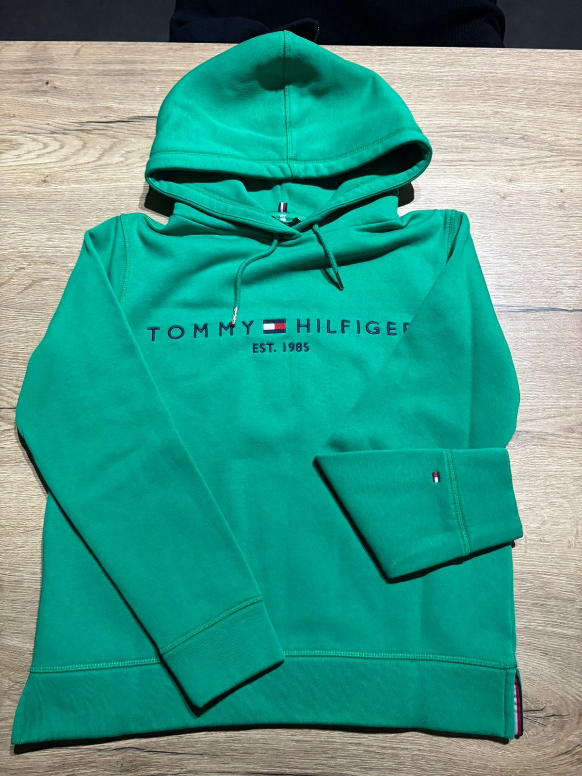 pull à capuche Tommy Hilfiger, Enlèvement, Comme neuf
