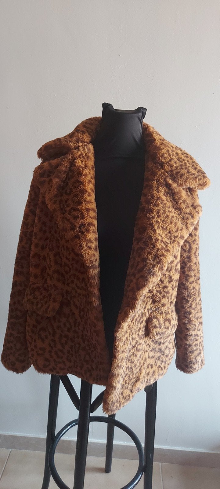 Veste Pull&Bear en fausse fourrure à imprimé léopard/panthèr, Vêtements | Femmes, Enlèvement ou Envoi, Taille 36 (S), Comme neuf