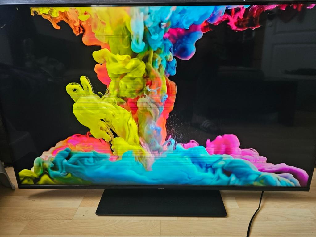 Tv smart 50pouces lignes sur ecran a reparer ou utilisé comm, TV, Hi-fi & Vidéo