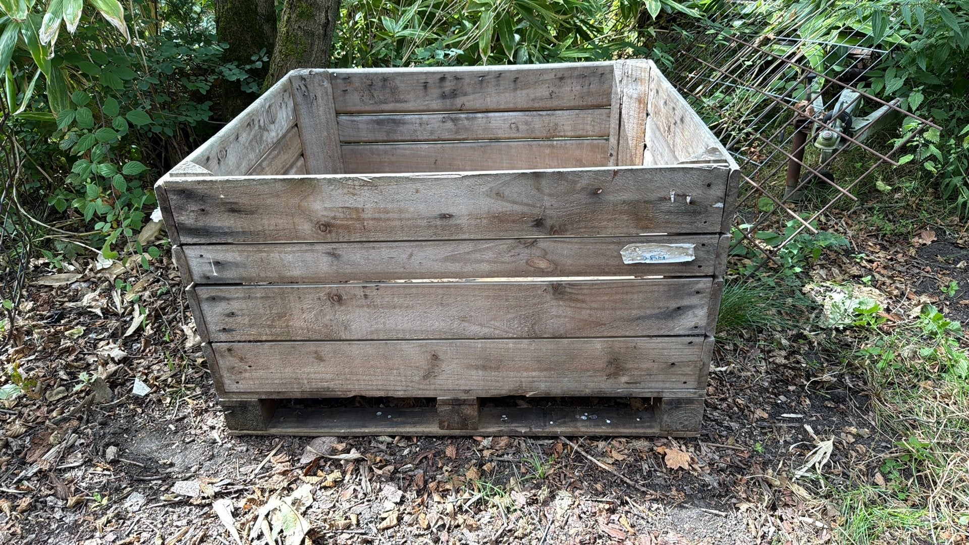 Fruitbakvoor opslag hout, dakpannen,…., Dieren en Toebehoren