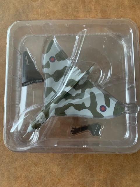 Bombardier Avro Vulcan RAF - nouveau - 1:234, Envoi