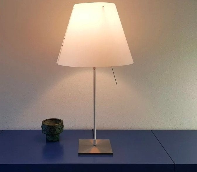 Couvercle blanc Luceplan Costanzina, base en aluminium, Maison & Meubles, Réglable, Vintage, Enlèvement ou Envoi, Blanc