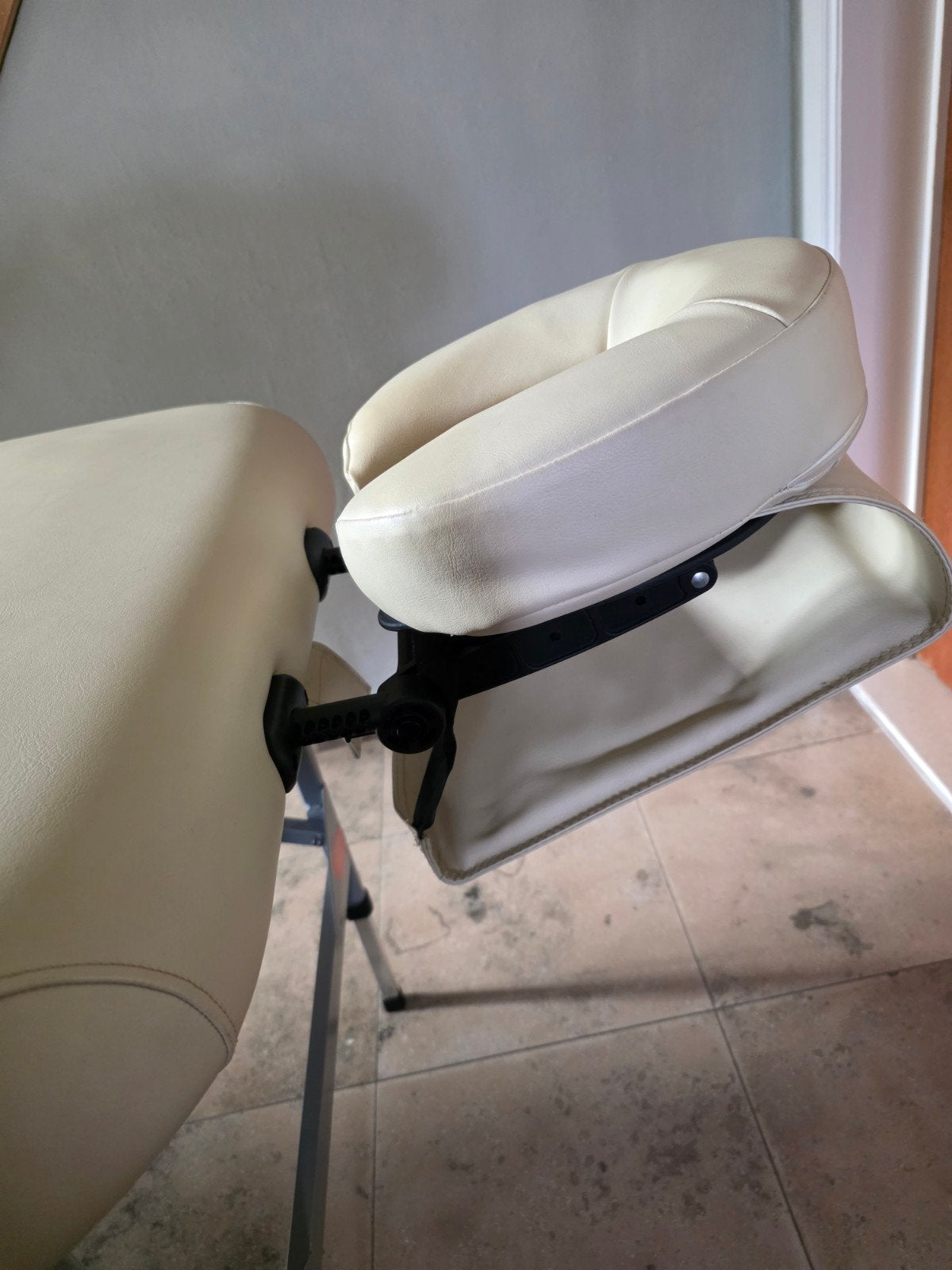 Table de massage solide, de qualité,  excellent état, Enlèvement