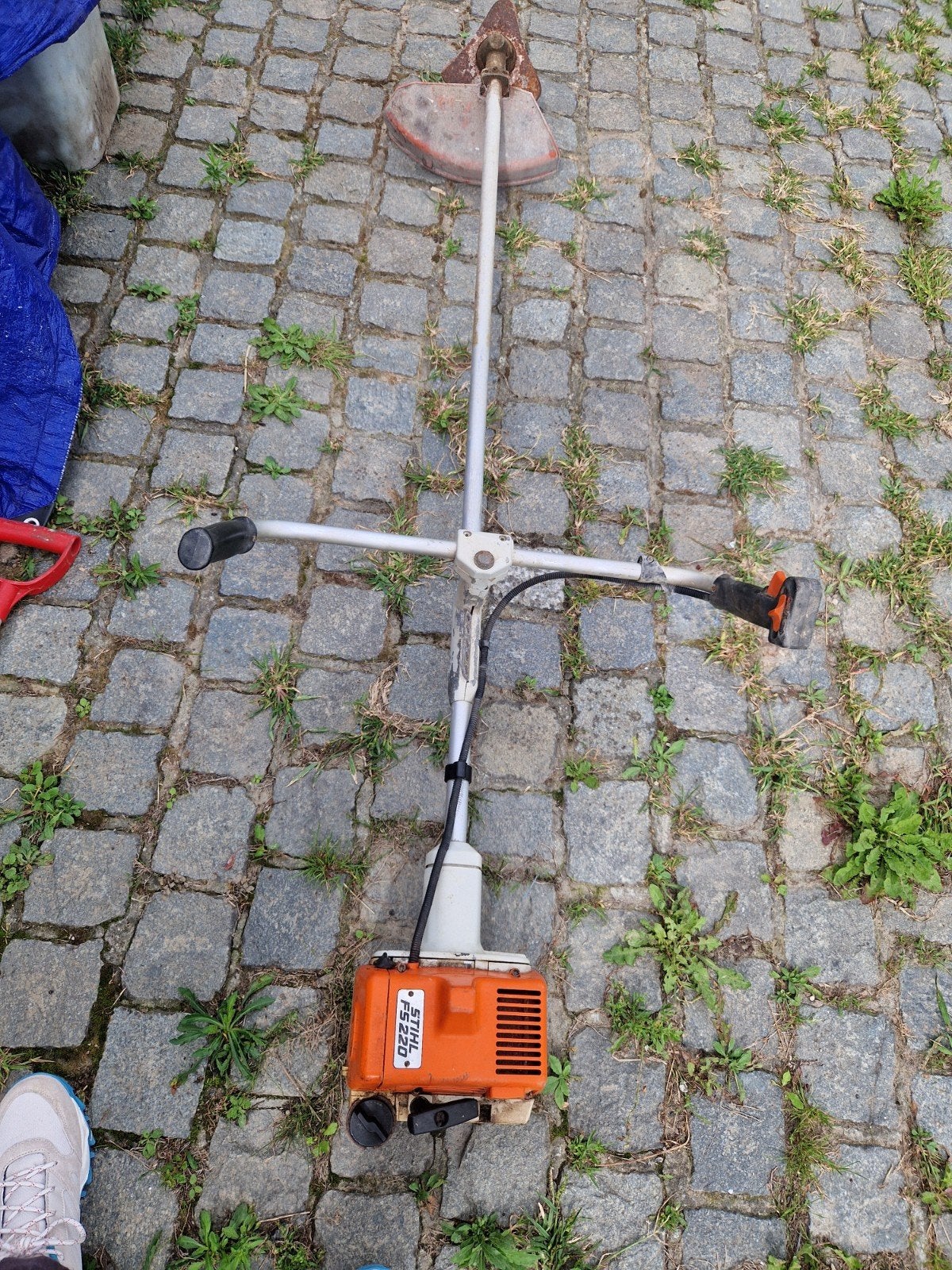 Stihl FS 220, Jardin & Terrasse, Débroussailleuses, Enlèvement, Utilisé, Essence