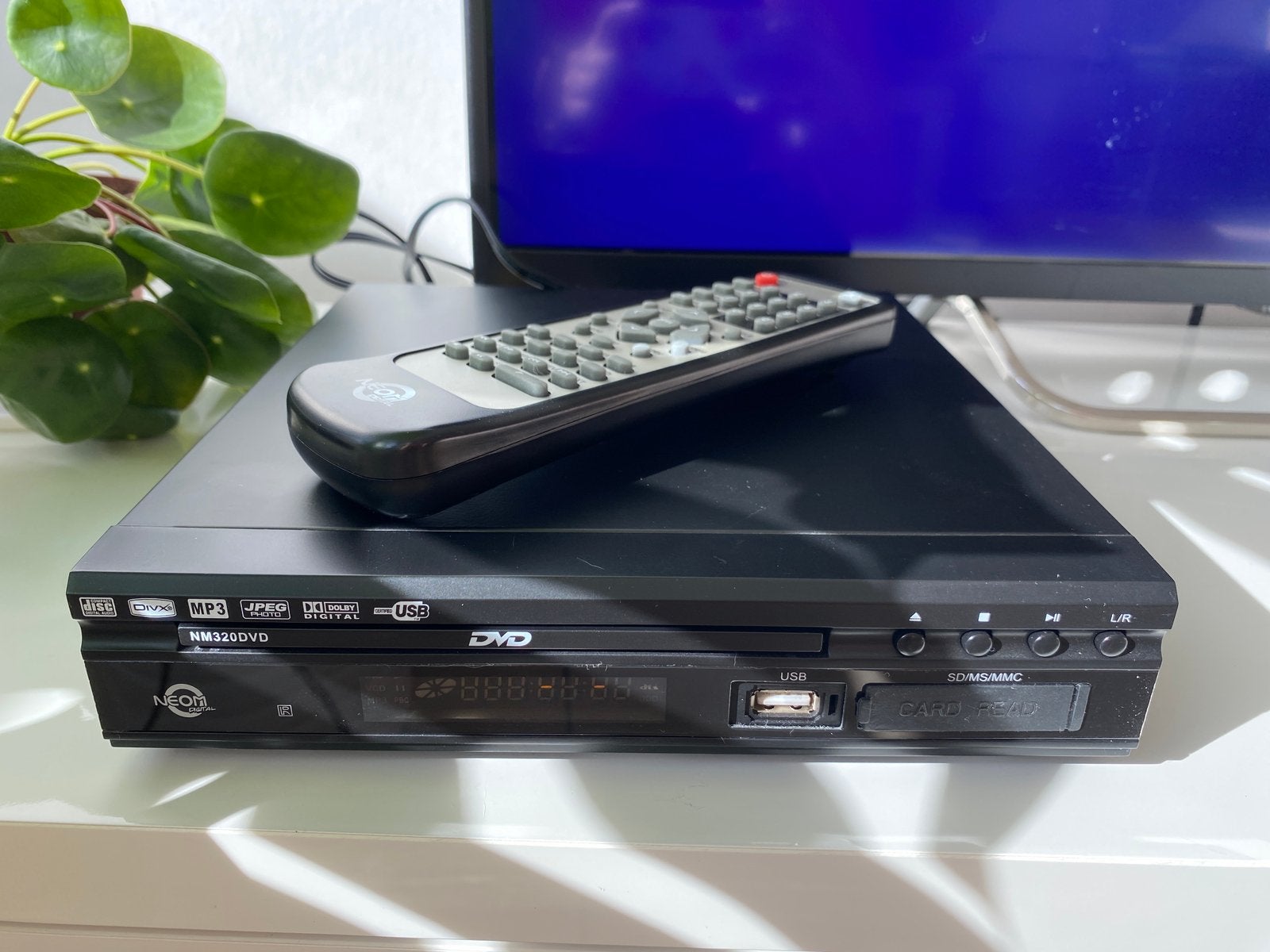 Lecteur compact DVD + USB + carte Neom Digital NM320DVD, TV, Hi-fi & Vidéo, Enlèvement, Neuf