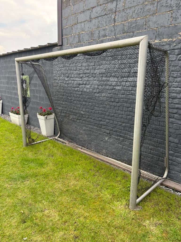 Alminuim voetbaldoel, Ophalen, Zo goed als nieuw