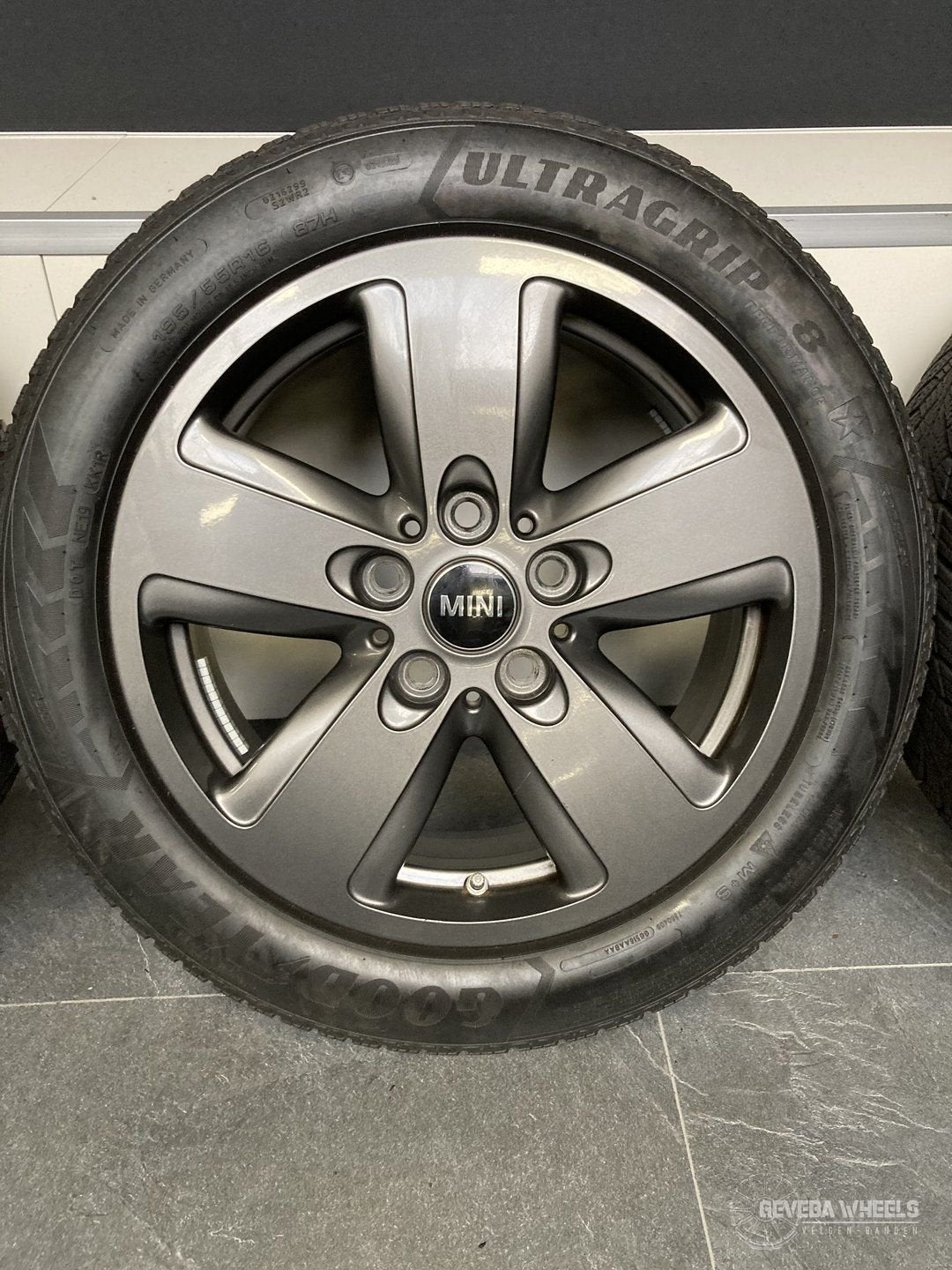 16” originele Mini Cooper F55 F56 velgen + winterbanden 517, Auto-onderdelen, Gebruikt, -, Banden en Velgen, 195 mm