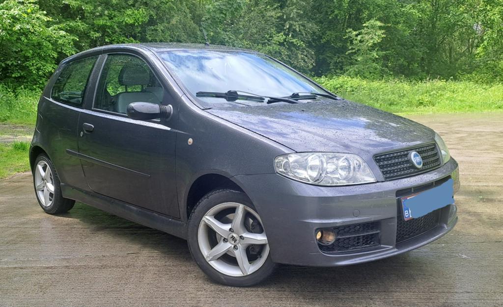Fiat Punto 1300cc Sergio Tacchini. Prêt à immatriculé !, Cuir, 118 g/km, 1298 cm³, Carnet d'entretien