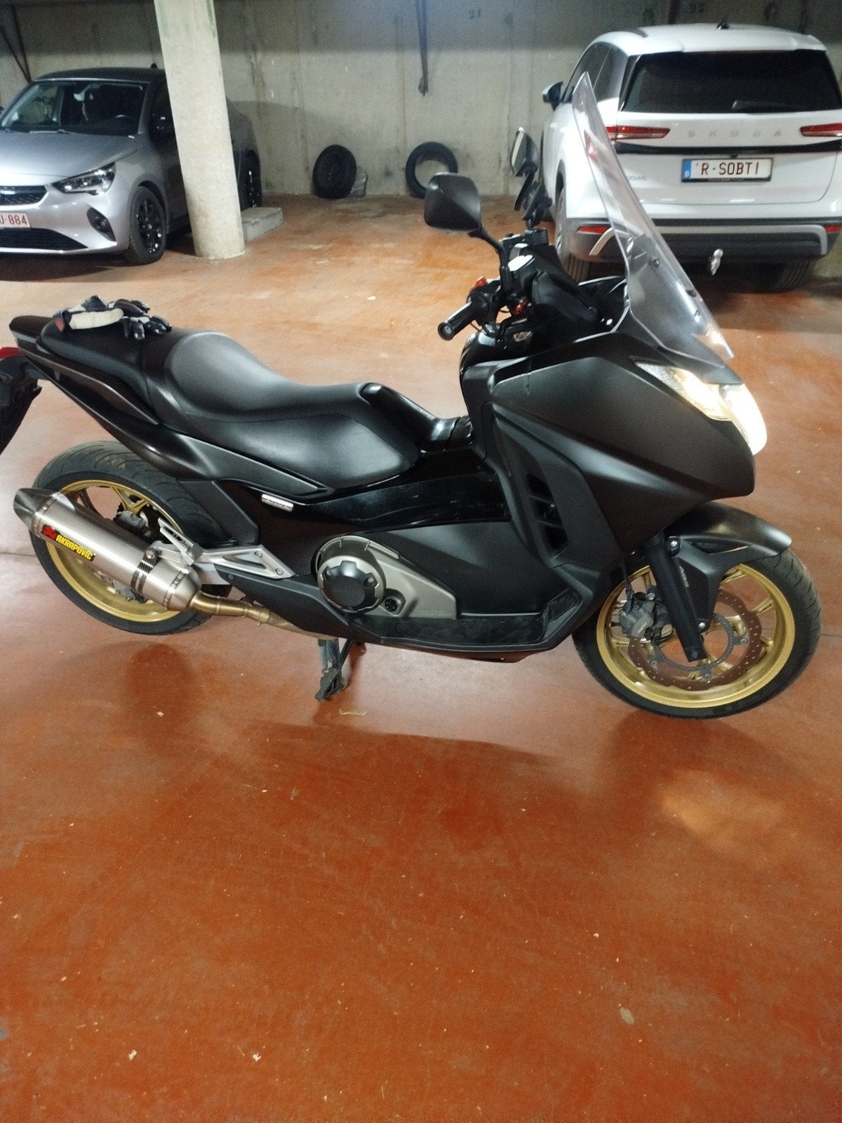 Honda integra 750 s, Particulier
