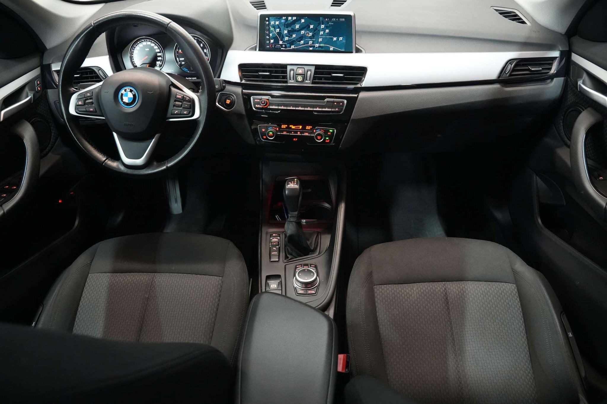 BMW X1 1.5iA xDrive25e Garantie Plug In Hybride Benzine A, Stof, Gebruikt, Bedrijf, 5 zetels