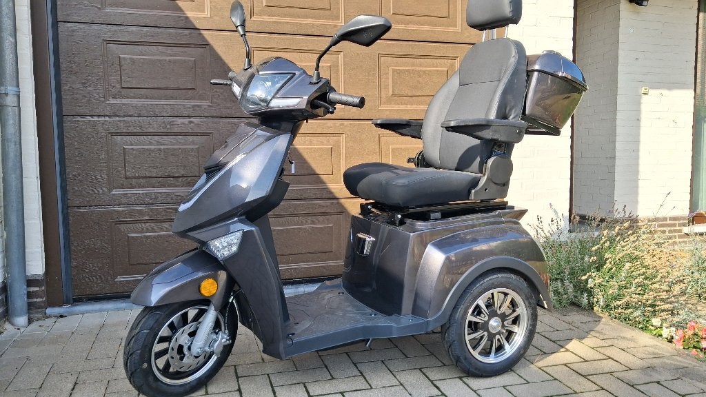 Elektrische Thogo scootmobiel met 3 wielen, Diversen, Brommobielen en Scootmobielen, Nieuw, 16 km/u of meer, 46 km of meer, Ophalen