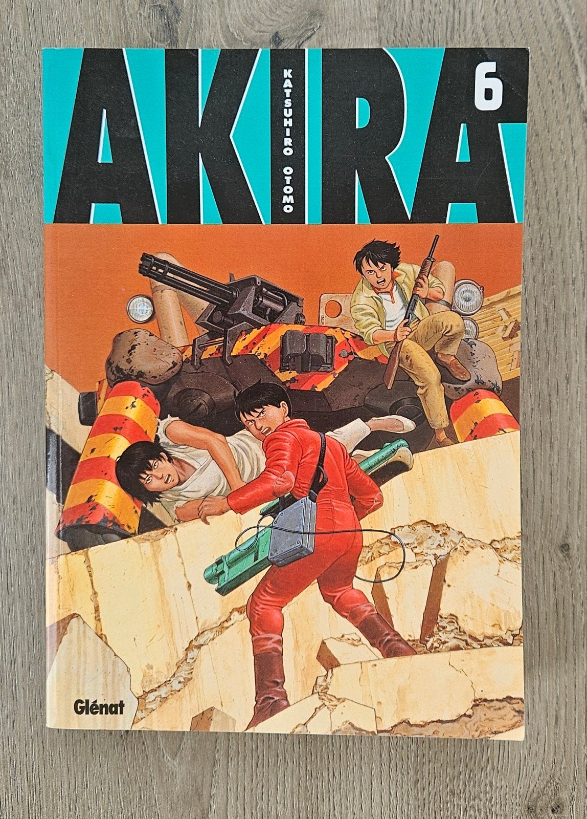 Akira volume 6, Livres