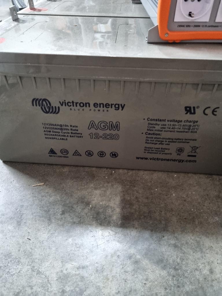 Victron accu 12v 220ah, Ophalen, Gebruikt