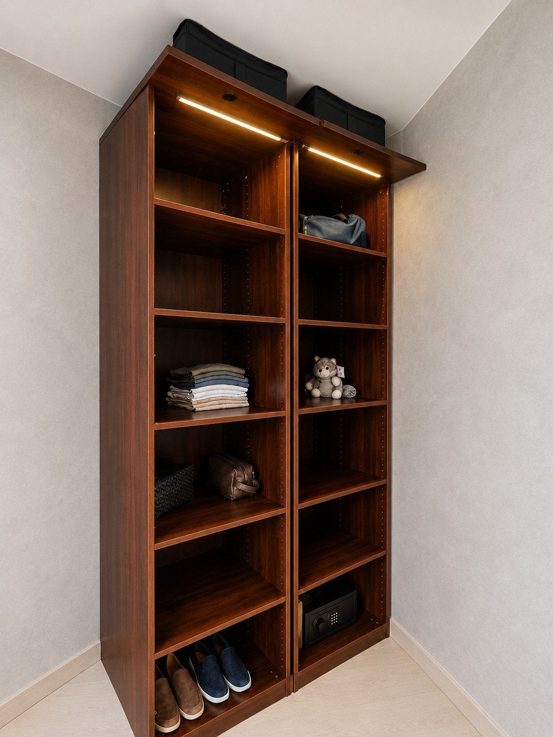 Grote houten kleedkamer 236x120x60 cm + LED + kluis, Huis en Inrichting, Ophalen, Met plank(en), Gebruikt, 200 cm of meer