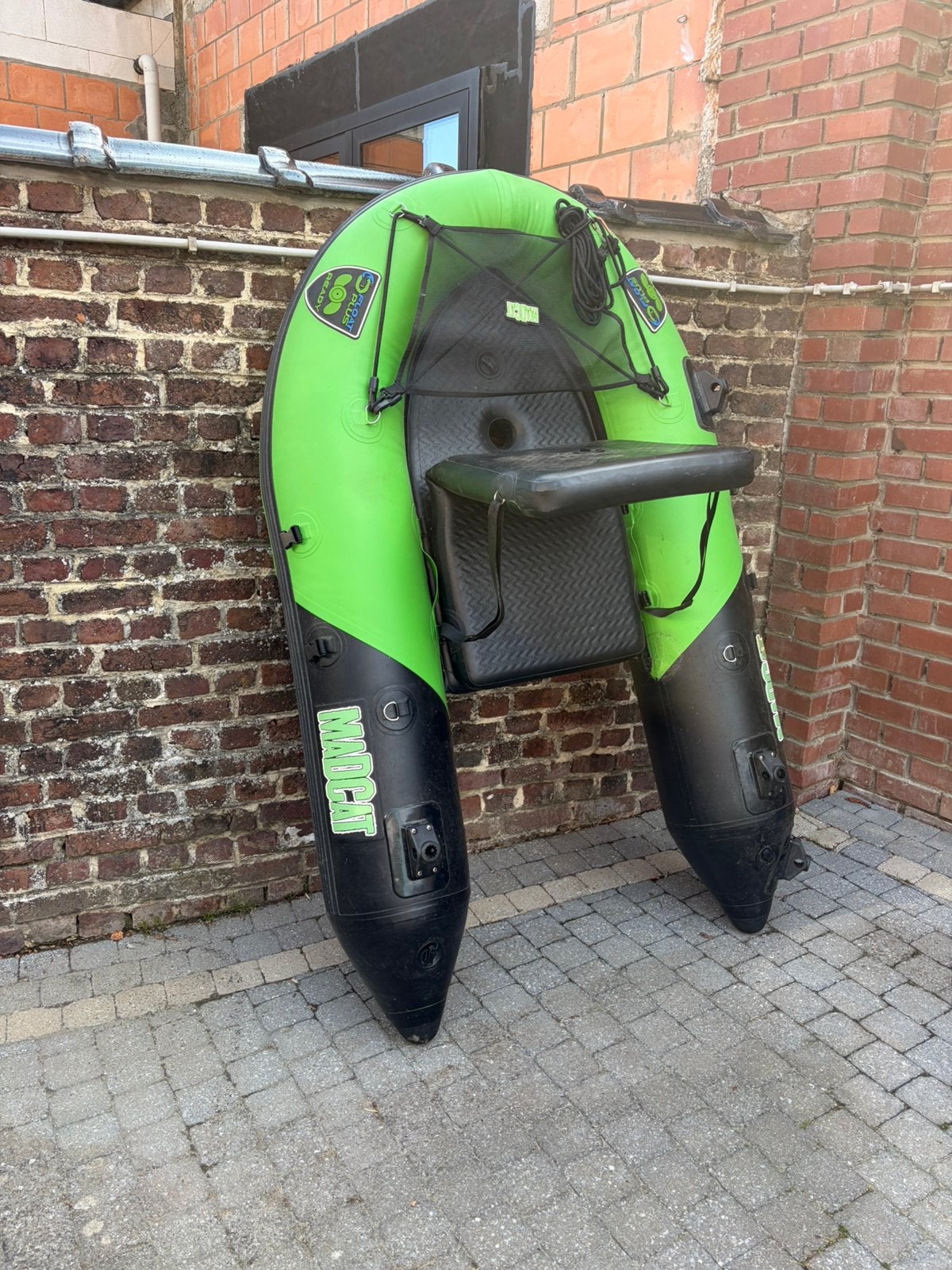 Madcat 185 floatplus bellyboat, Watersport en Boten, Hengelsport | Algemeen, Ophalen, Gebruikt