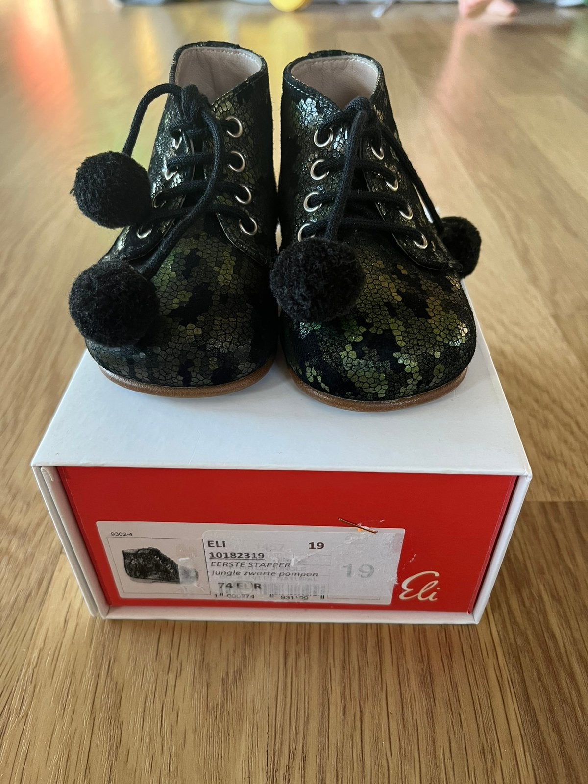Leuke schoenen Eli maat 19, Ophalen, Zo goed als nieuw