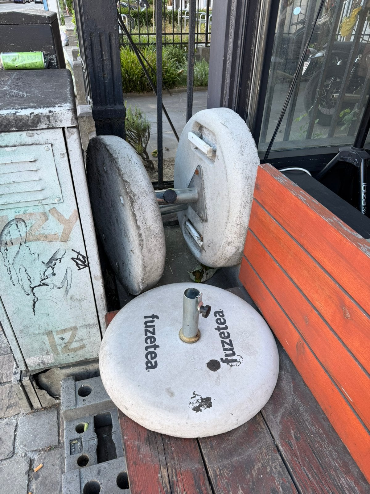Pied de parasol à donner, Ophalen, Zo goed als nieuw