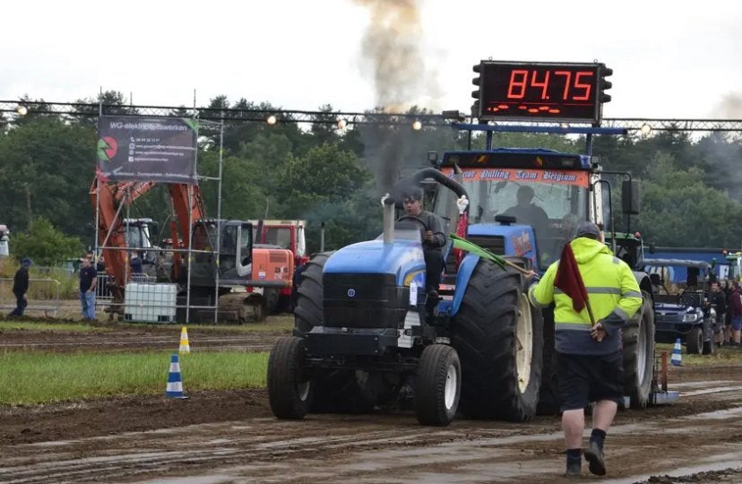 Fordson met Tm140 kapwerk, Ophalen