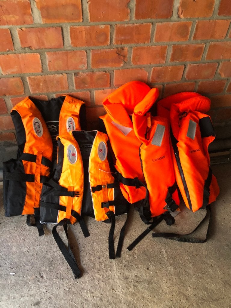 Zwemvesten in maat S-M-L, Watersport en Boten, Watersportkleding, Ophalen, Reddingsvest of Zwemvest