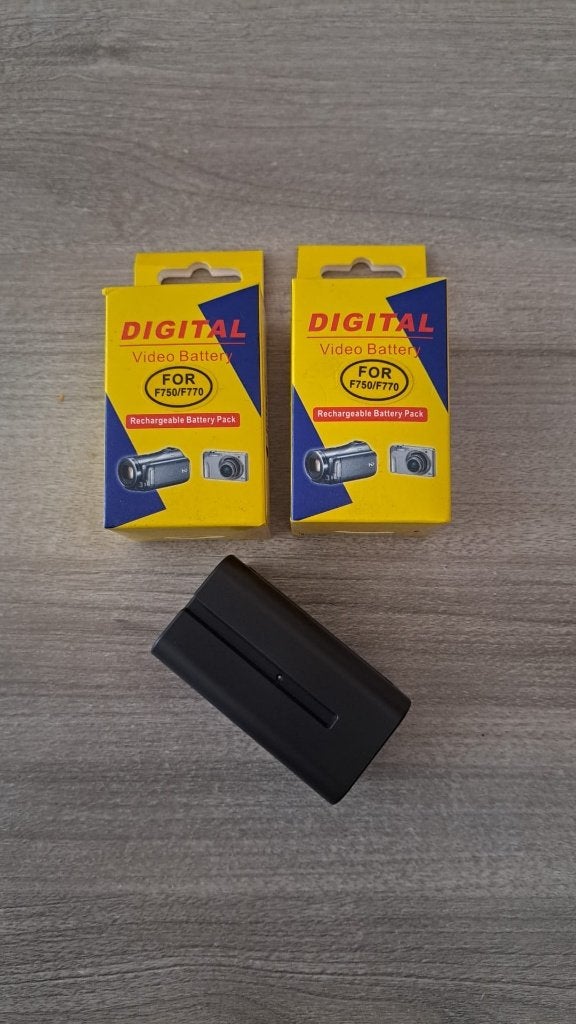 2x Nieuwe Sony NP-F750 / NP-F770 Camerabatterij 4400mAh, Batterie, Sony, Enlèvement, Sony