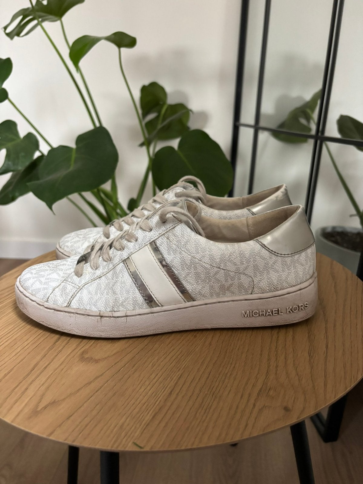 Michael Kors sneakers maat 40, Wit, Ophalen of Verzenden, Sneakers, Gedragen