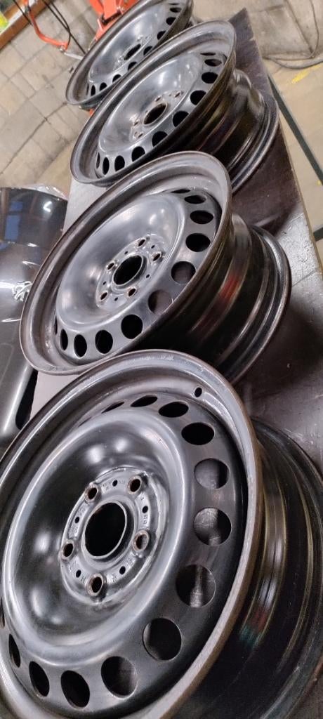 Velgen en wieldoppen, Ophalen, Gebruikt, 15 inch, Velg(en)