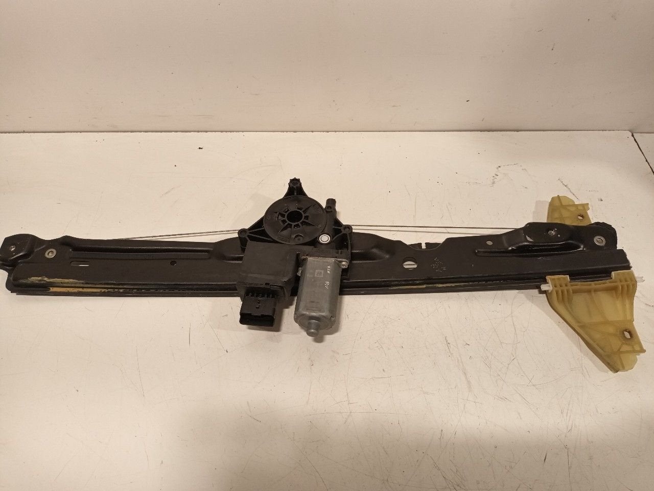 Raammechaniek elektrisch rechts voor Toyota ProAce, Onderdelen@venauto.nl, Van der Ven Autorecycling B.V., Ettenseweg 76, 4706 PB Roosendaal, The Netherlands