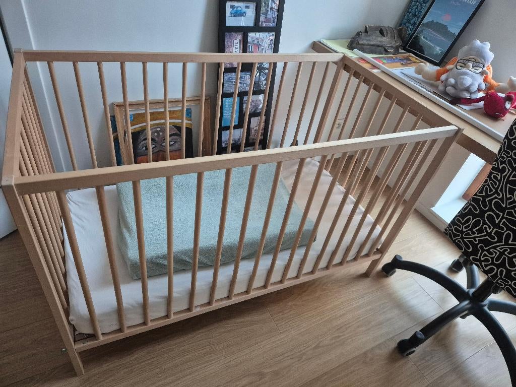 Baby bedje ikea met goede matras, Kinderen en Baby's, Zo goed als nieuw, Minder dan 140 cm, Minder dan 70 cm, Ophalen
