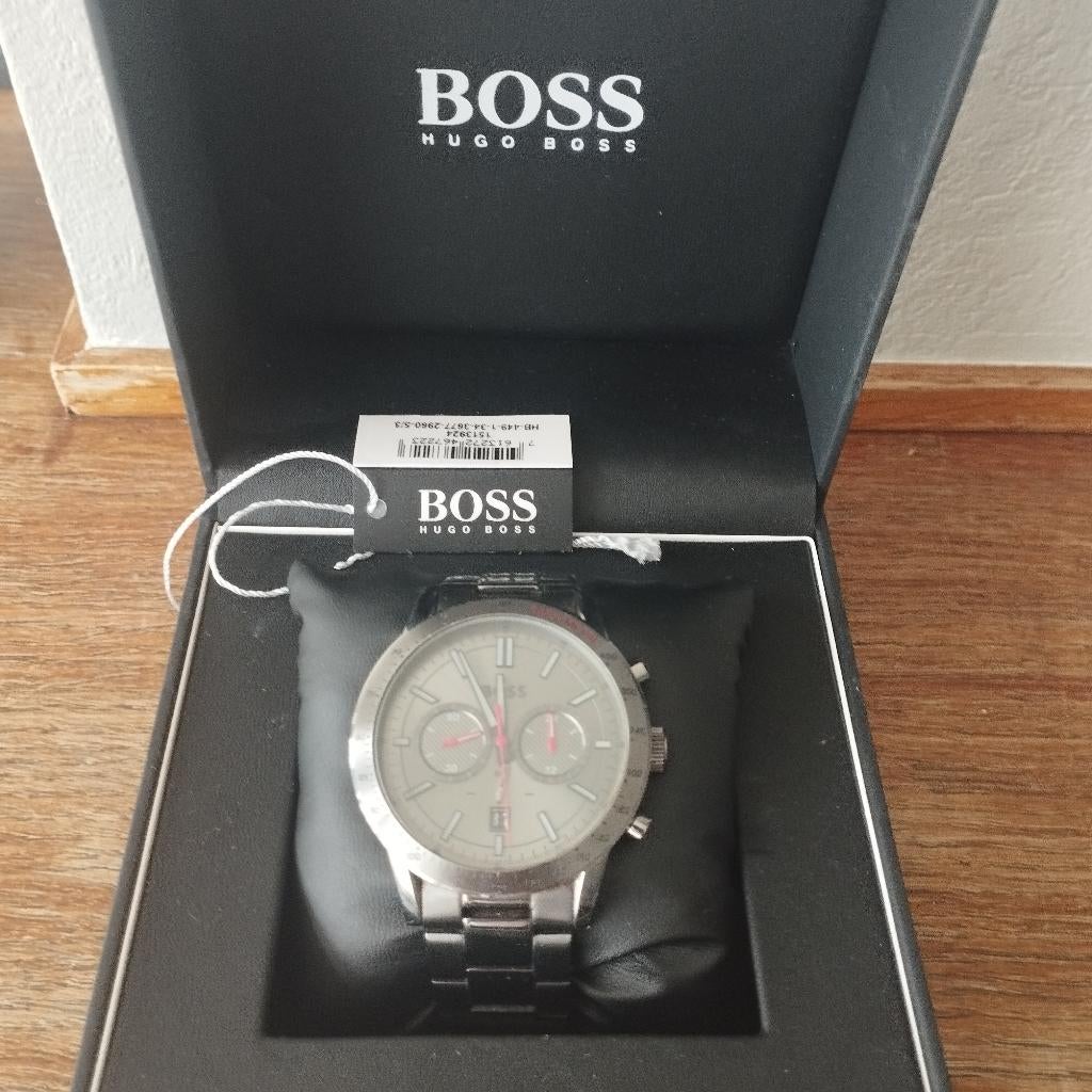 Montre Hugo Boss authentique, Bijoux, Sacs & Beauté, Montres | Hommes, Montre-bracelet, Autres marques, Enlèvement, Acier