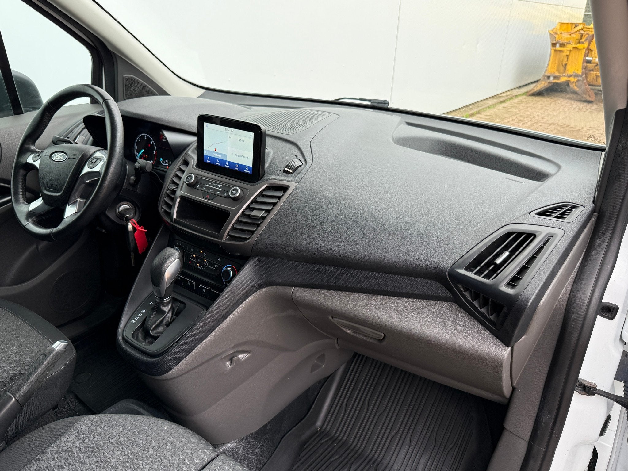 Ford Transit Connect 1.5 TDCI 100PK L2 Automaat Trekhaak Cam, Euro 6, 4 cilinders, 1370 kg, Wit