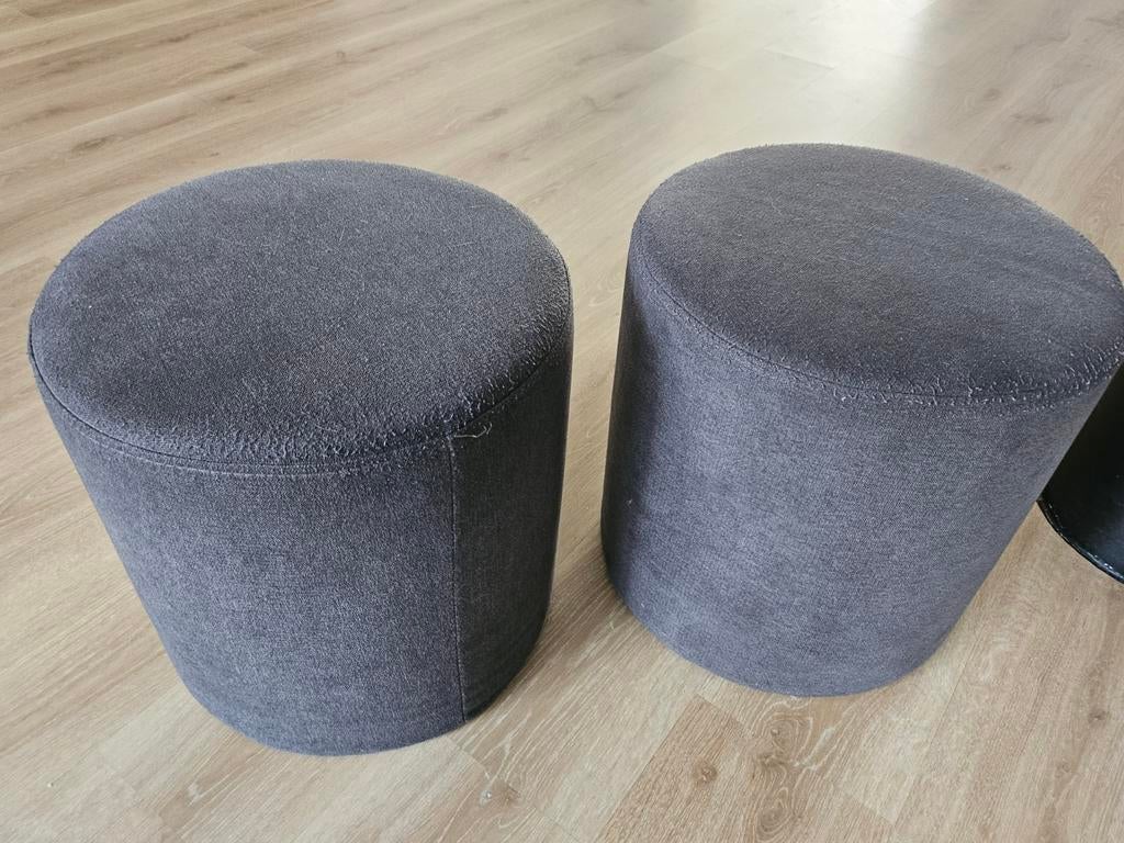 2 poufs gris design, Enlèvement