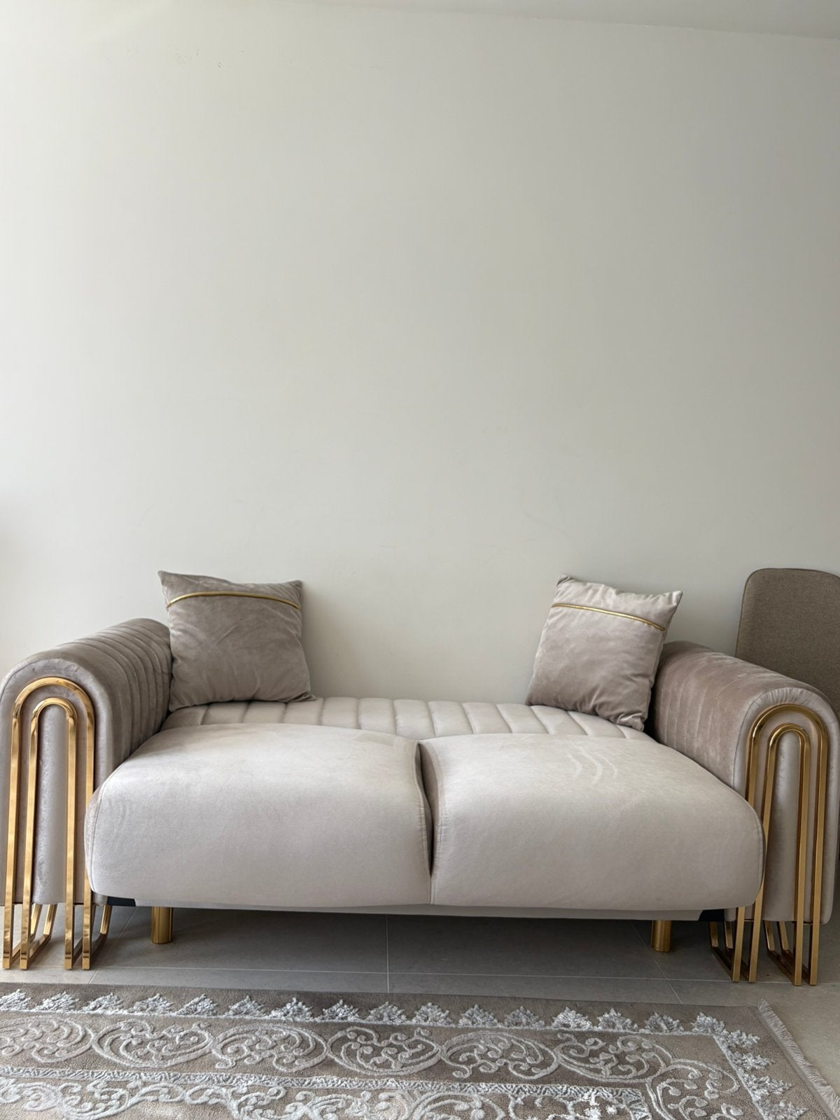 2-zits sofa 4 mnd oud–bed + opbergruimte–€150 kussens gratis, Ophalen, Zo goed als nieuw