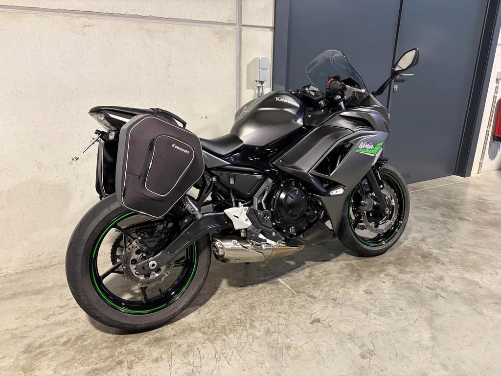 Kawasaki Ninja 650 met opties (btw moto) (bj 2022), Motoren, Motoren | Kawasaki, Bedrijf, Meer dan 35 kW, Toermotor, 650 cc