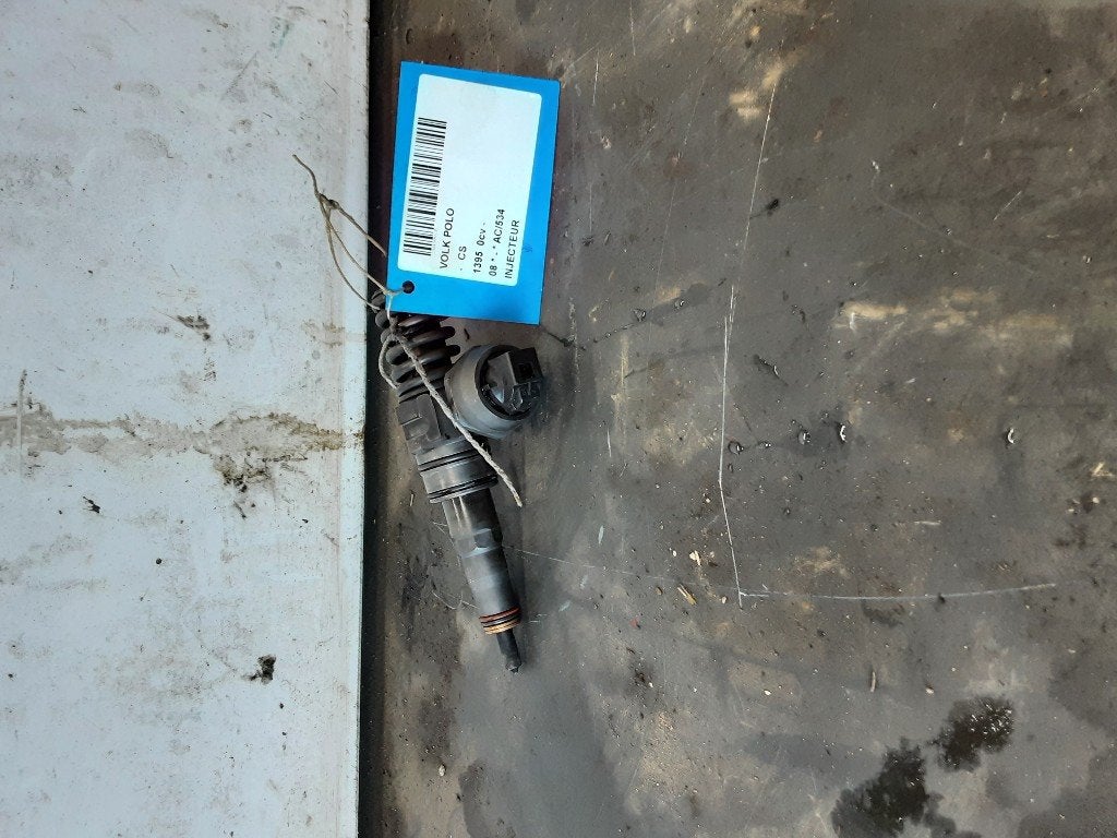 INJECTOR BRANDSTOF Polo IV (9N1 / 2/3) (038130073), Gebruikt, Volkswagen