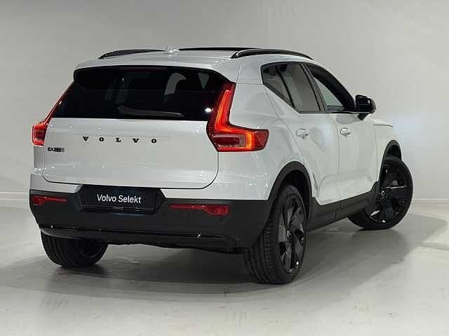 Volvo EX40 Black Edition Plus Extended Range + PANO, Auto's, Automaat, 248 pk, 183 kW, Wit