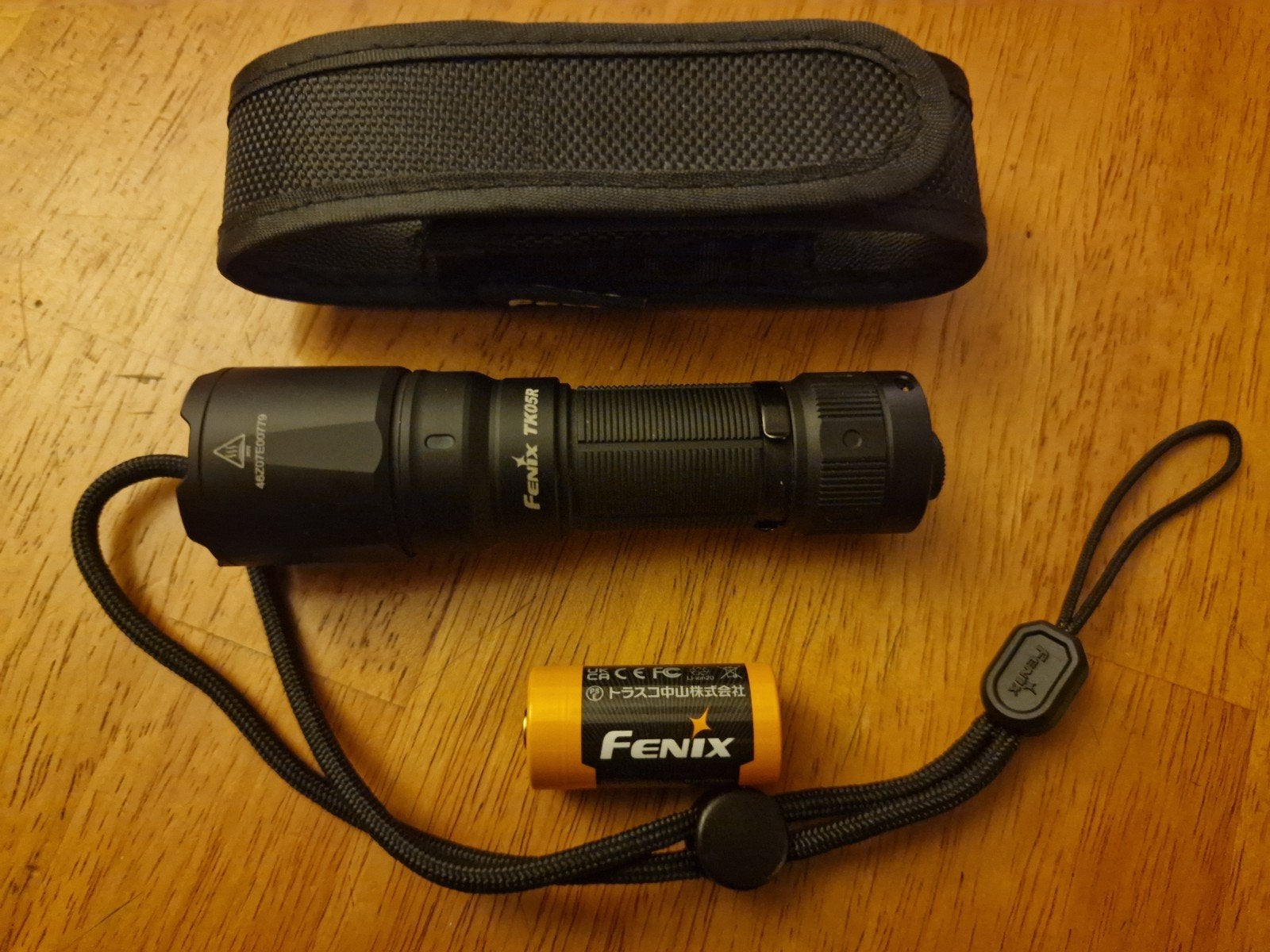 Fenix tk05r tactische lamp, Ophalen of Verzenden, Zo goed als nieuw