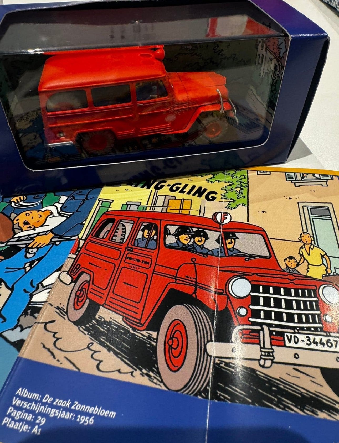 Kuifje auto 1:43 de braadweer jeep willy’s Zaak zonnebloem, Ophalen of Verzenden, Kuifje, Zo goed als nieuw