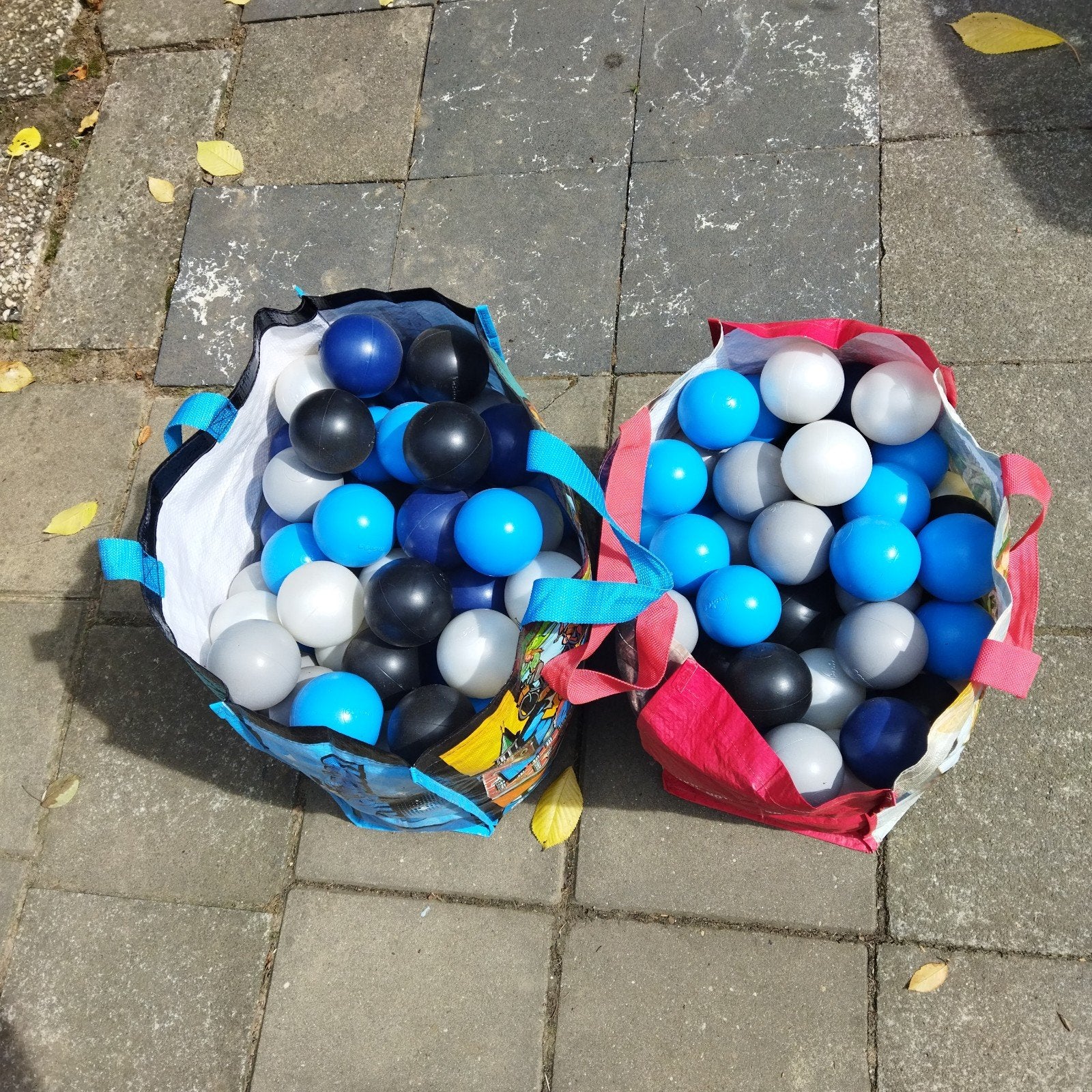 plastic ballen voor een ballenband, Ophalen