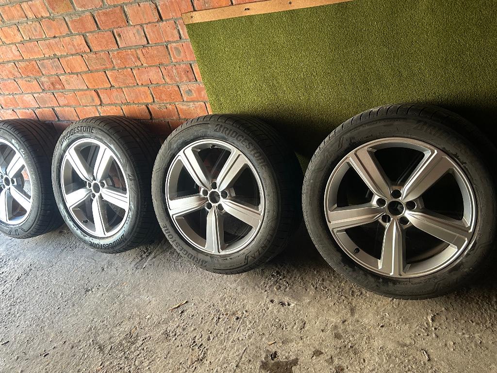 ORIGINELE AUDI VELGEN 20 INCH SET v 4, Ophalen, Gebruikt, 255 mm, Banden en Velgen