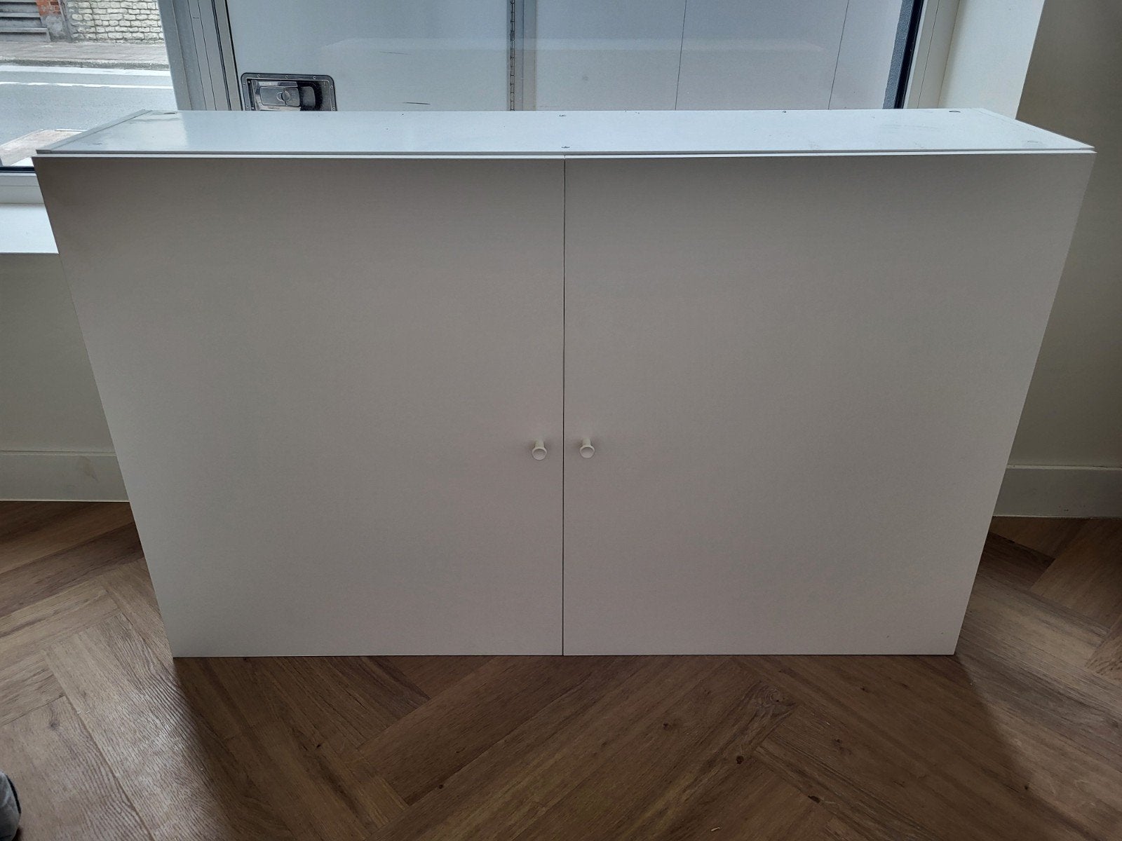 opbergkast voor boven aanrecht, Ophalen