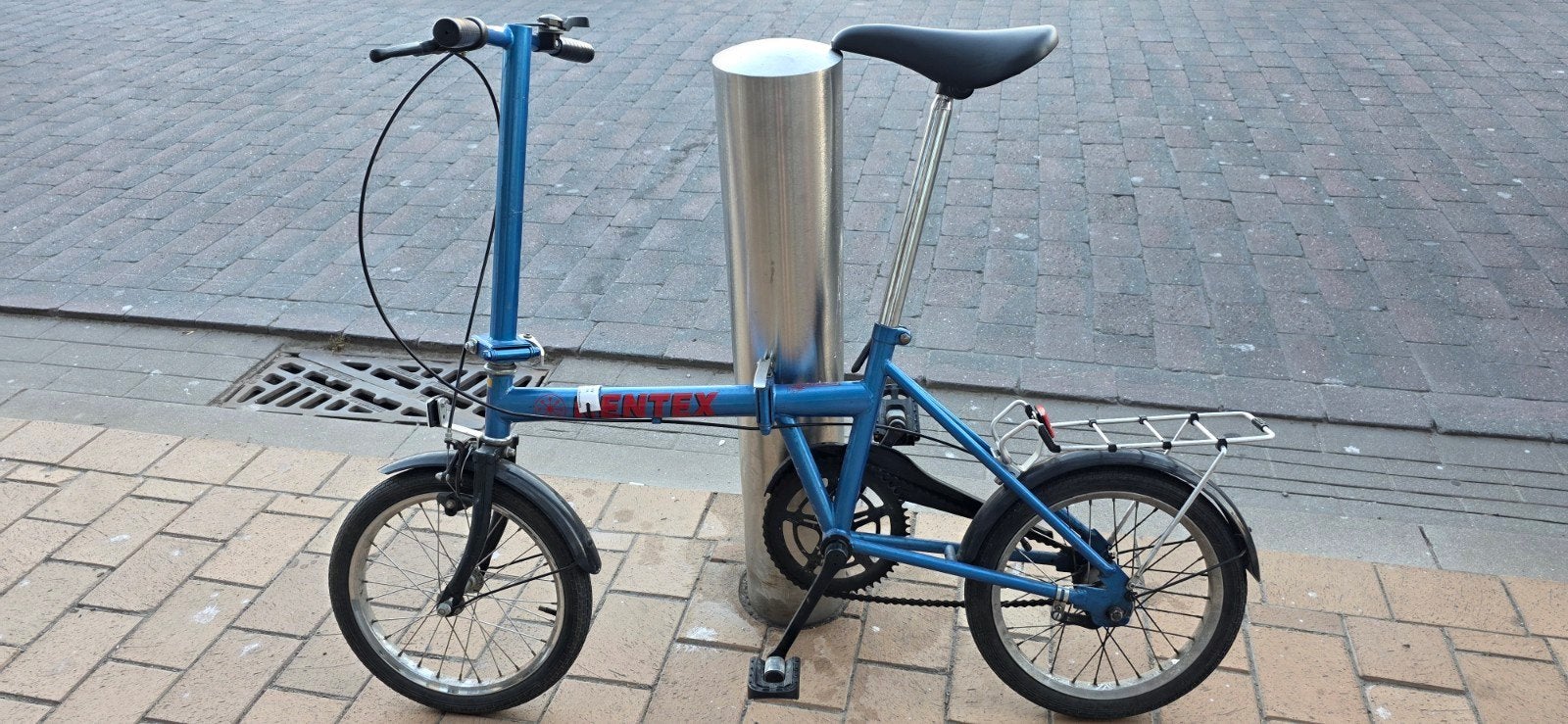 Vélo pliant frein avant et torpedo
