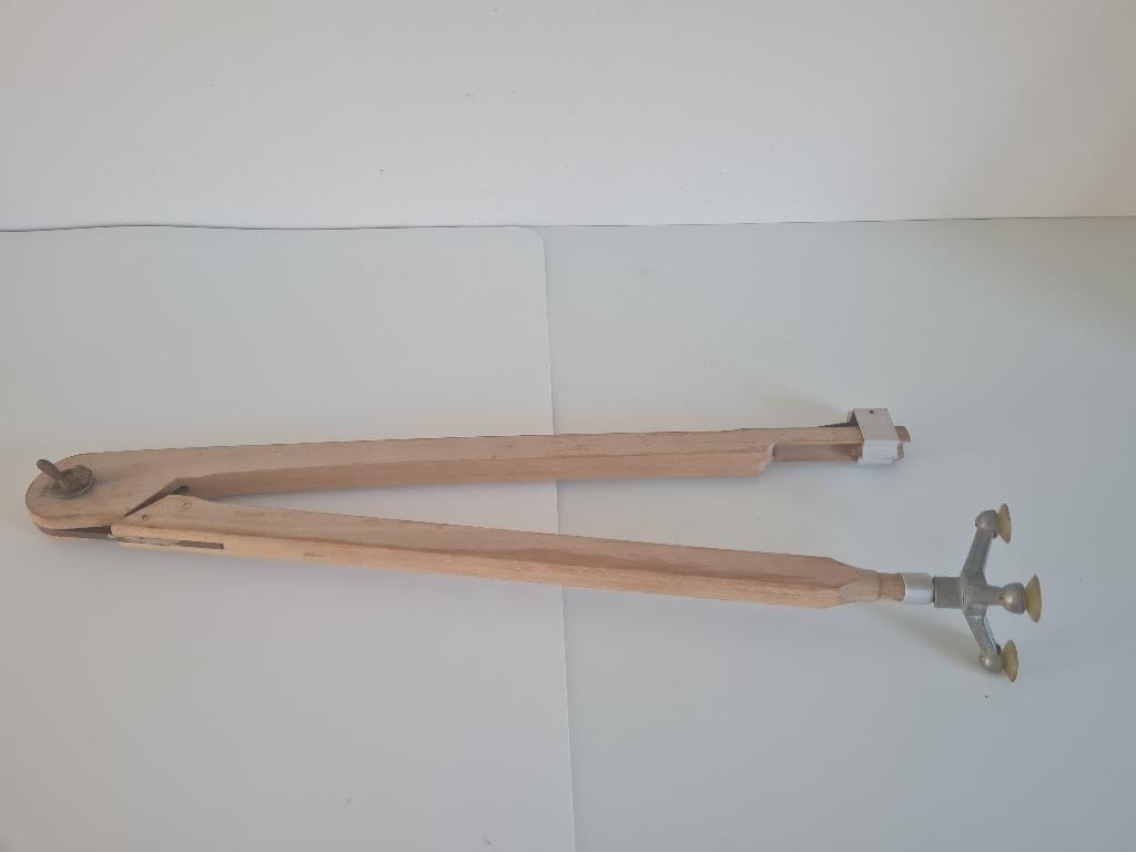 Vintage houten bordpasser, Ophalen of Verzenden