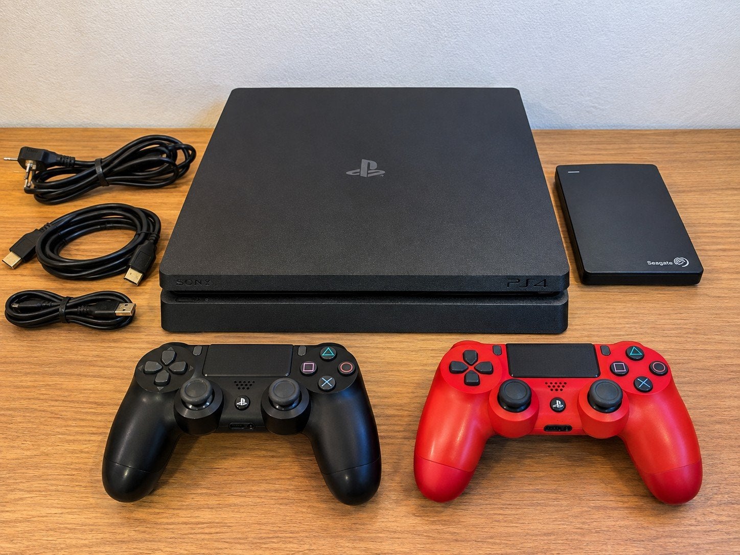 PS4 500GB + extra 500GB opslag + 2 controllers | €185

Te, Games en Spelcomputers, Gebruikt, Met 2 controllers, Ophalen of Verzenden