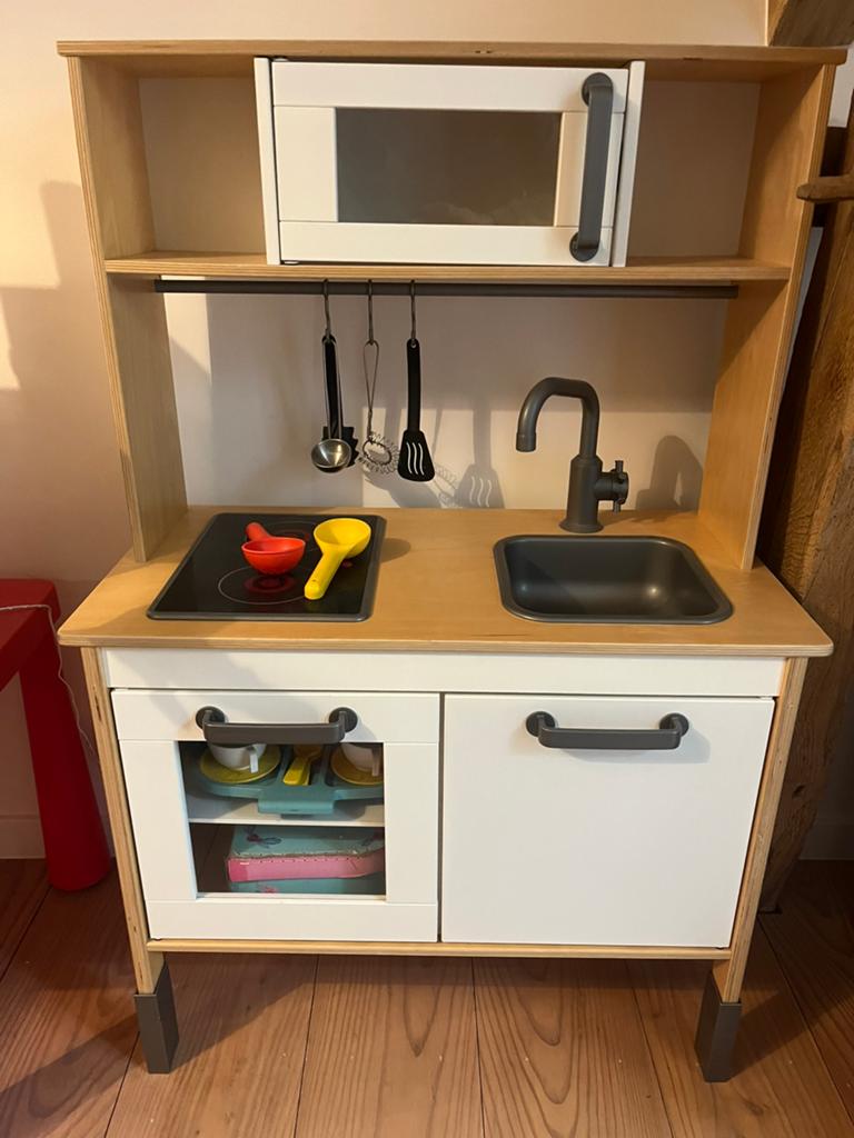 Speelkeuken met allerlei inhoud, Ophalen, Zo goed als nieuw, Speelkeuken