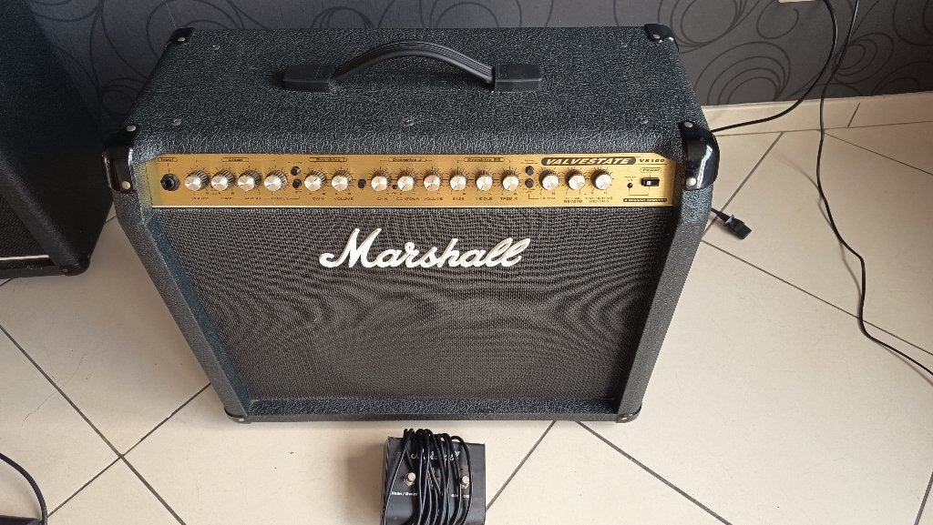 Marshall Valvestate VS100 met footswitch, Muziek en Instrumenten, Ophalen